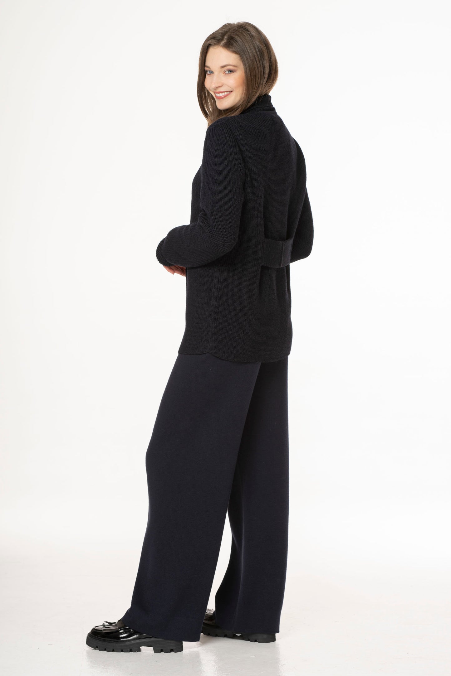 SHORT DOUBLE - BREASTED SWEATER - 605