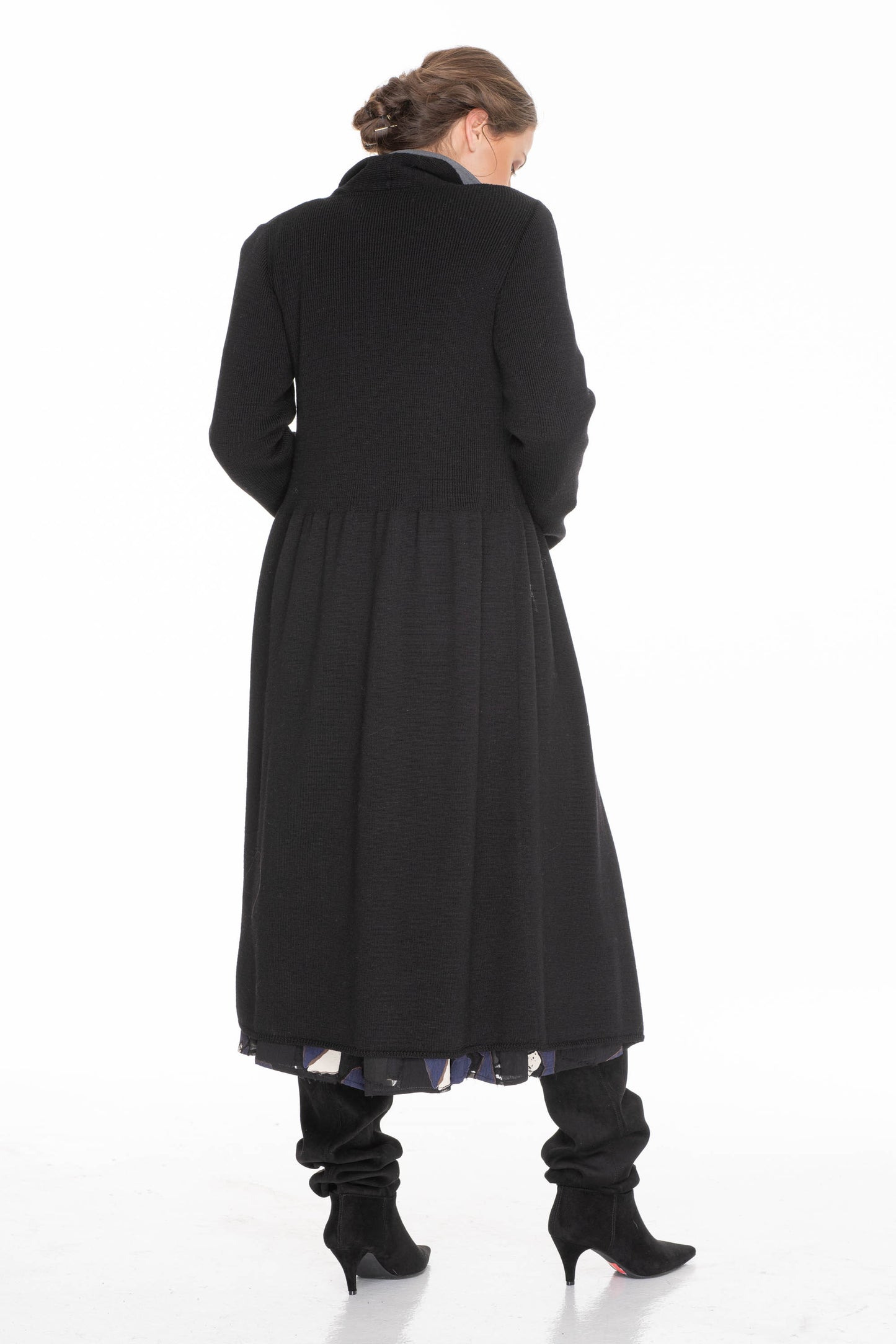 DLOUHÝ ROZŠÍŘENÝ KABÁT 586 A