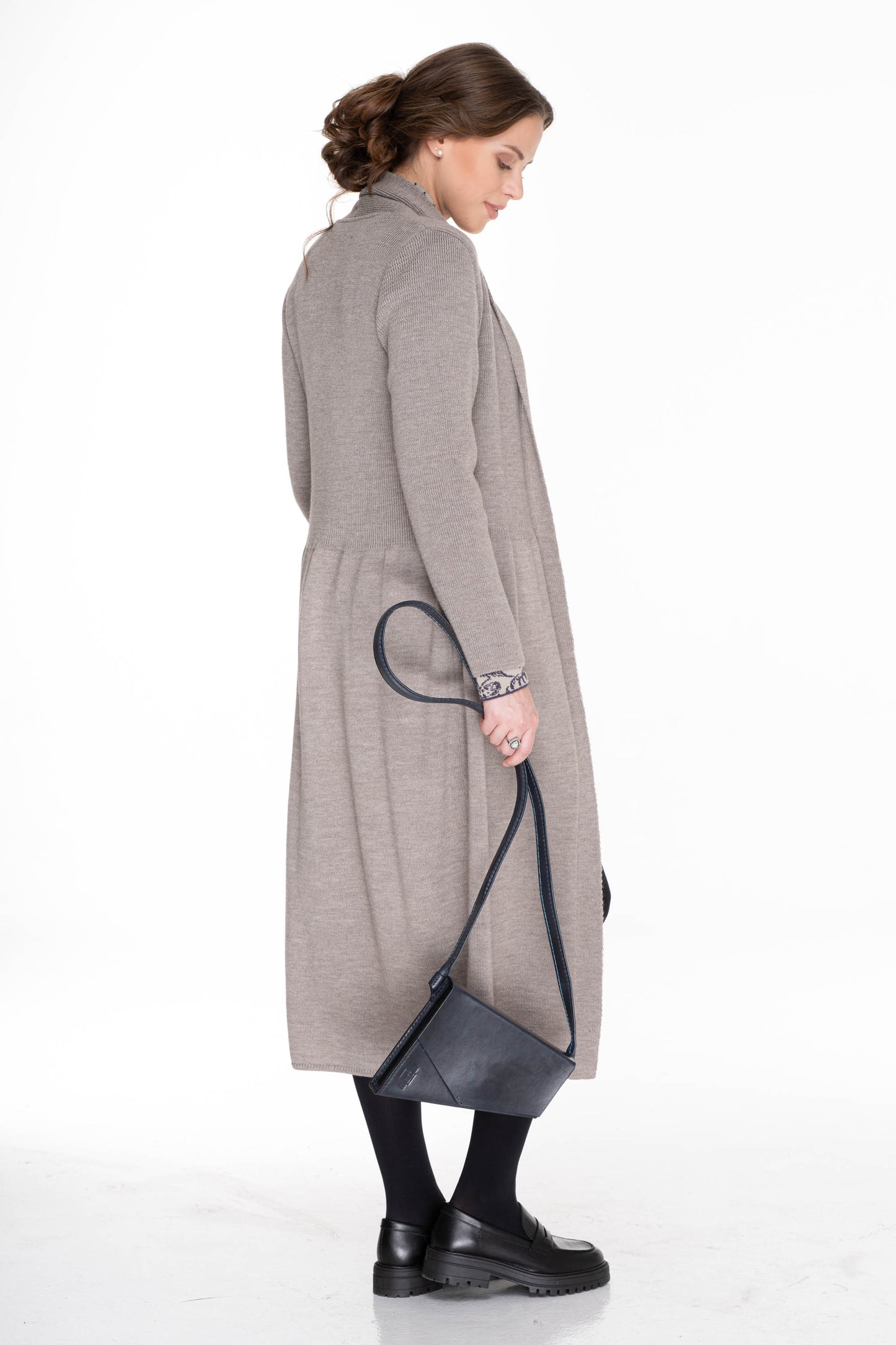 DLOUHÝ ROZŠÍŘENÝ KABÁT 586 A