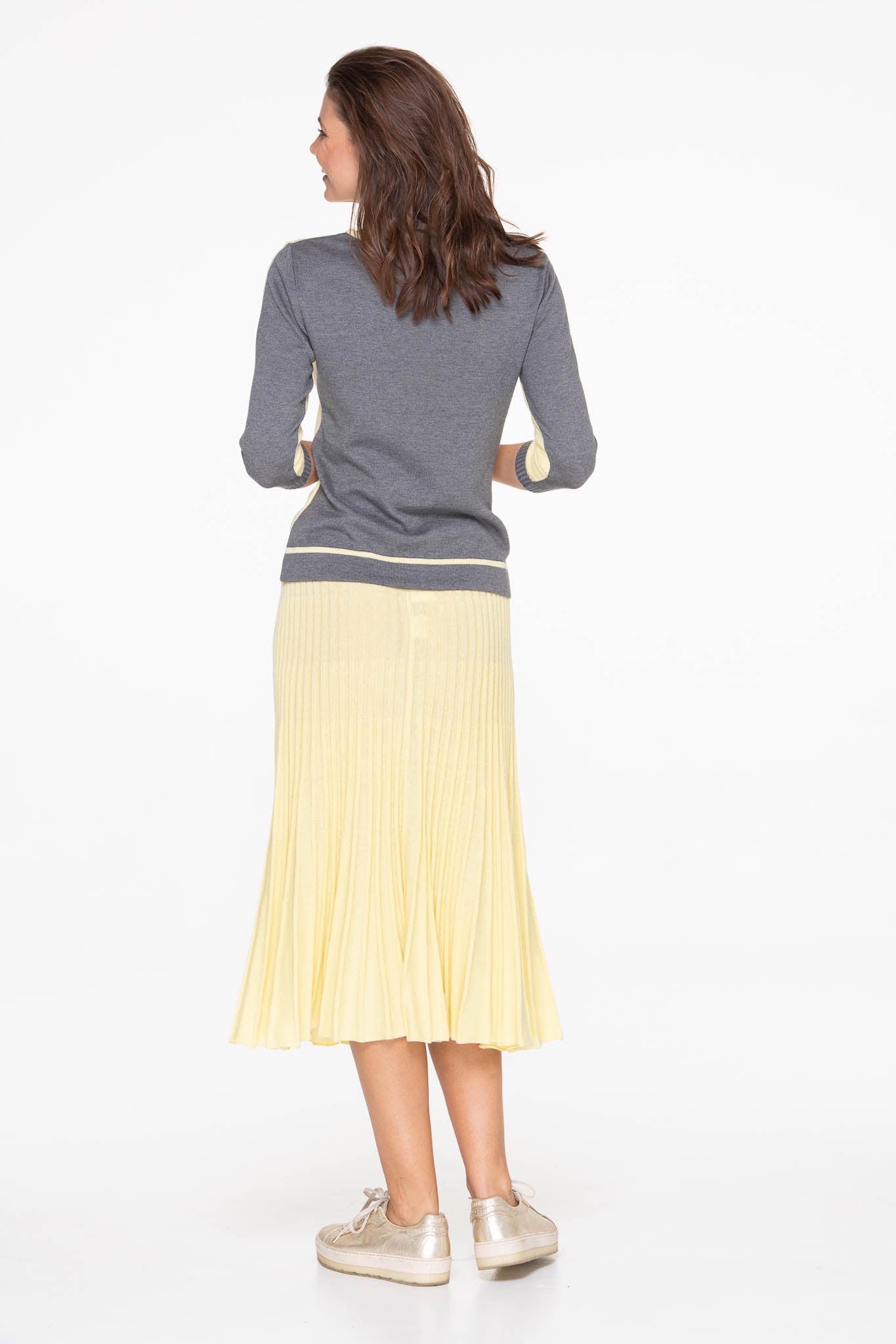 SWEATER - 057 B