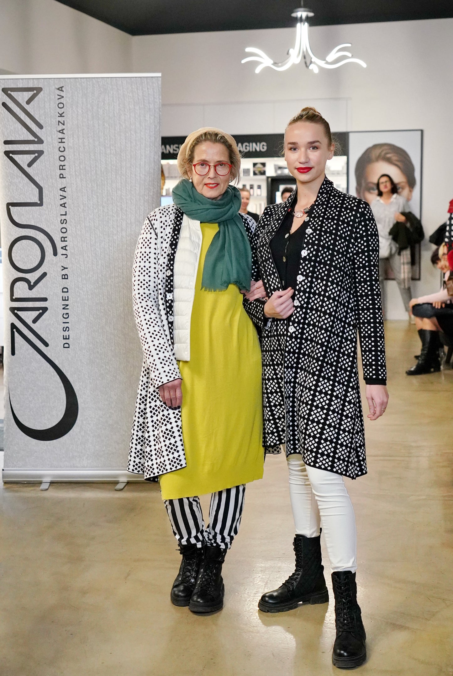 LONG COAT/CARDIGAN - 628