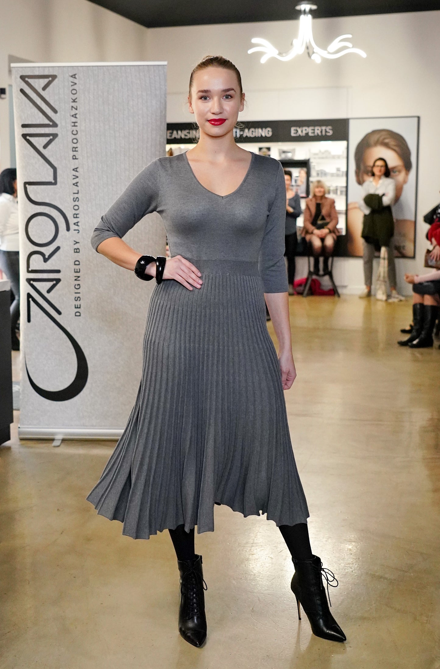 DRESS - 577