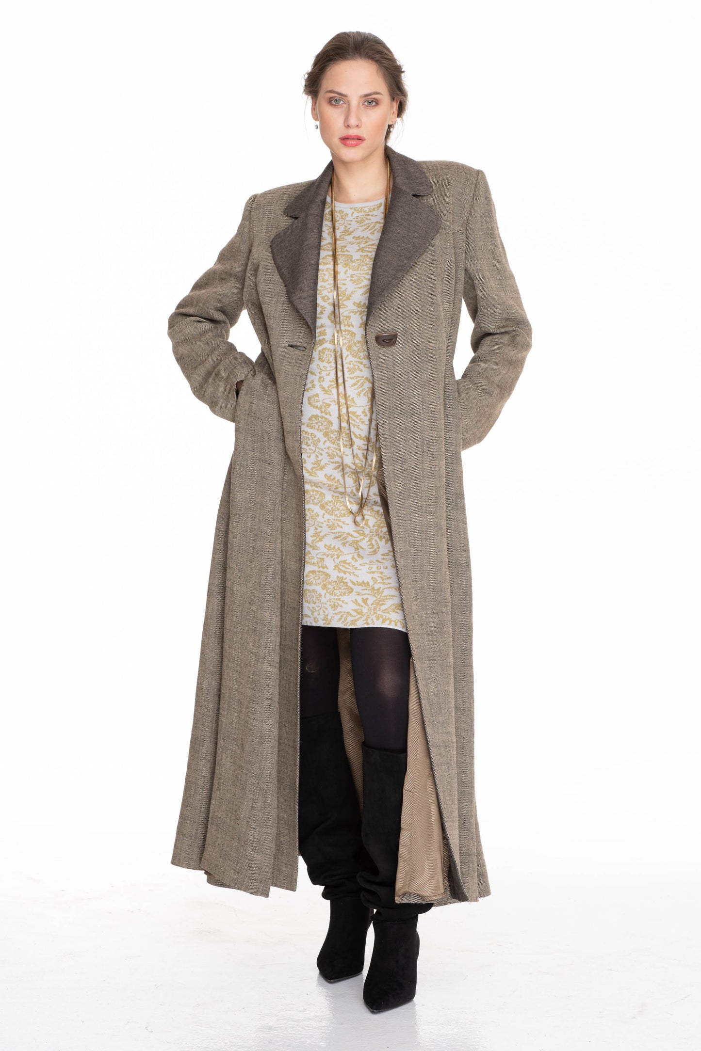 DLOUHÝ TVAROVANÝ KABÁT