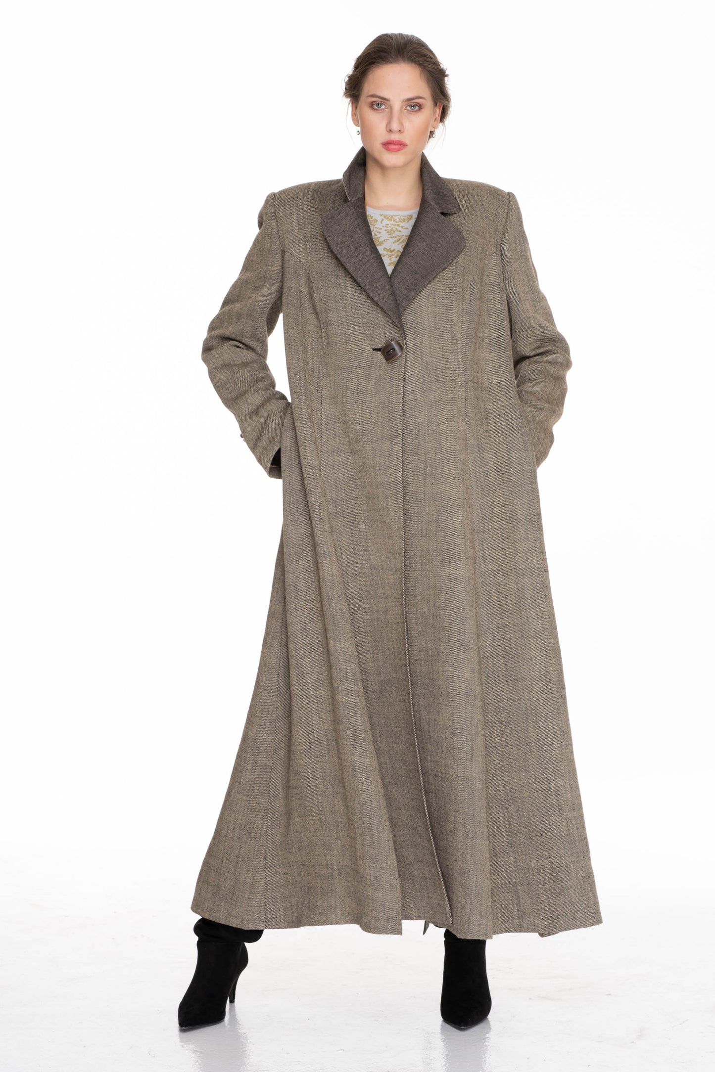 DLOUHÝ TVAROVANÝ KABÁT