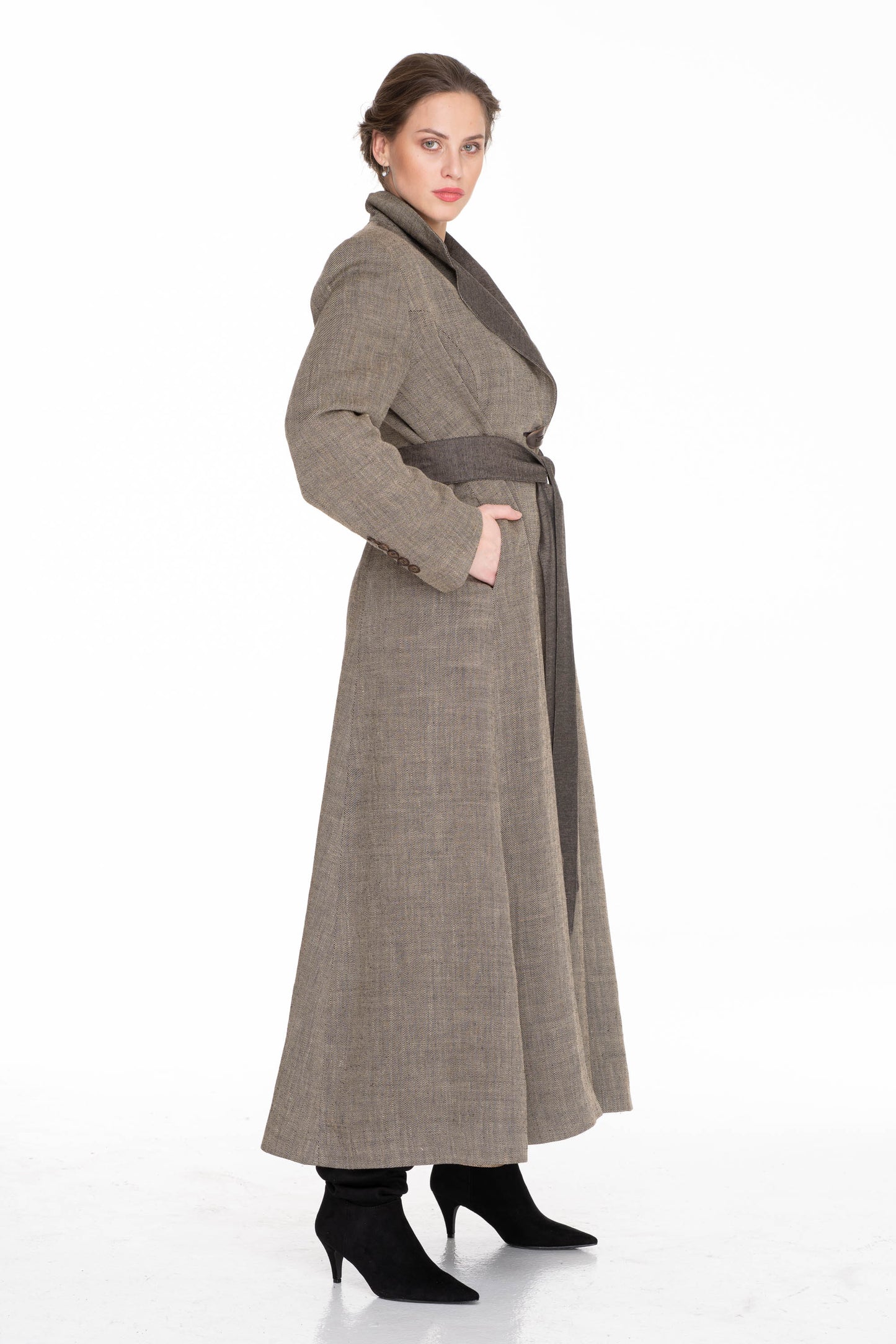 DLOUHÝ TVAROVANÝ KABÁT