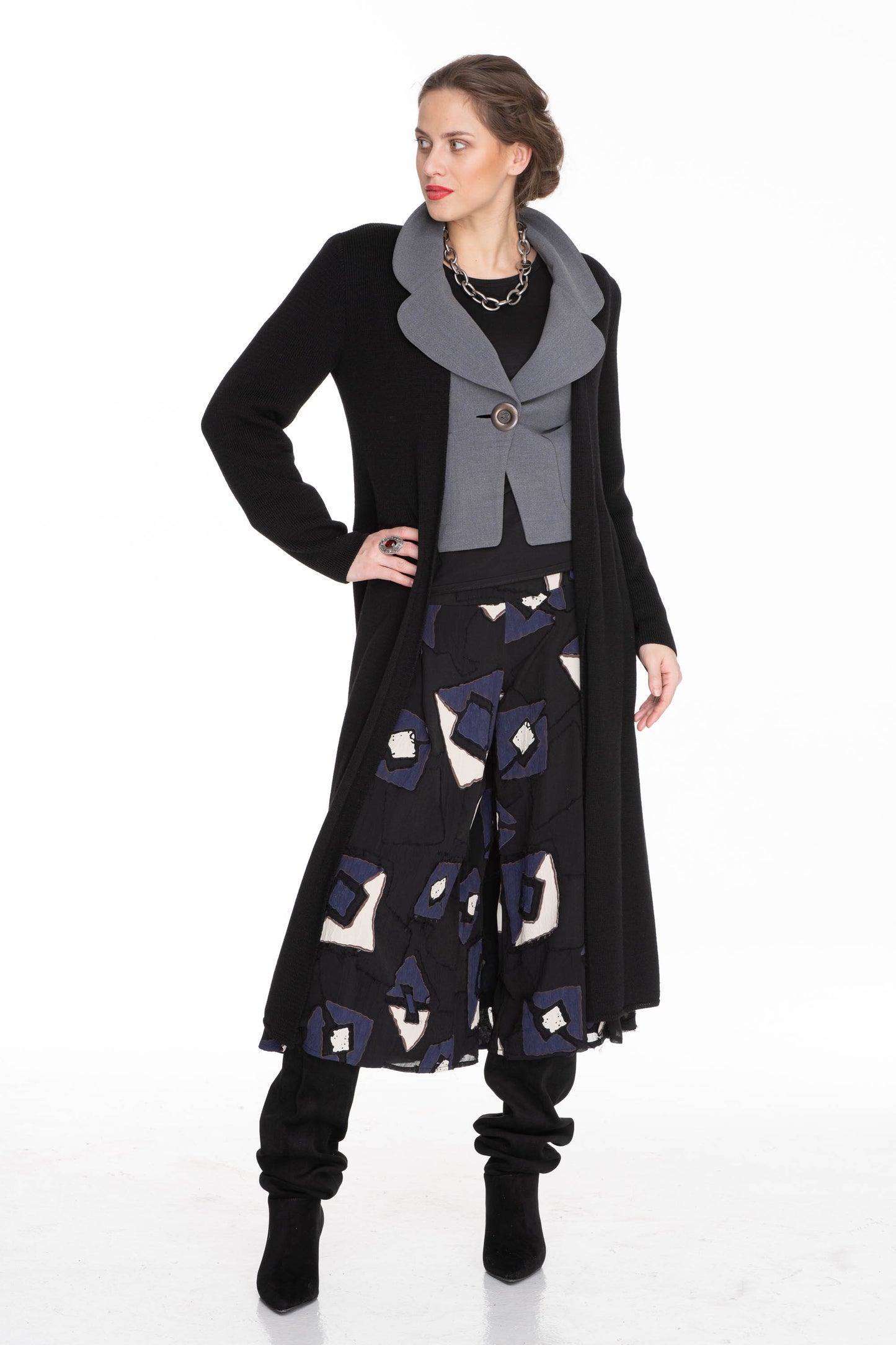 DLOUHÝ ROZŠÍŘENÝ KABÁT 586 A