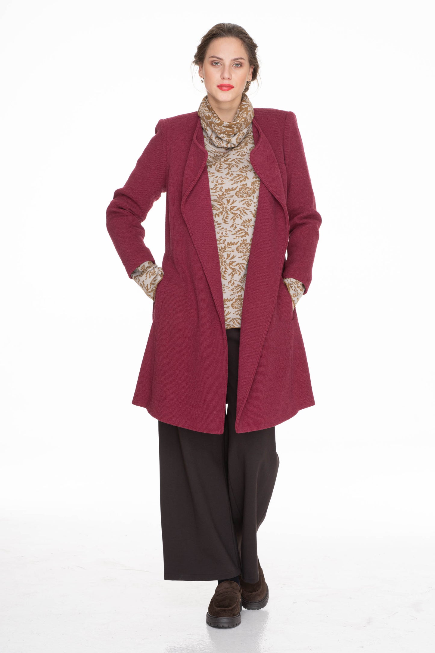 JEDNOBAREVNÝ KABÁT