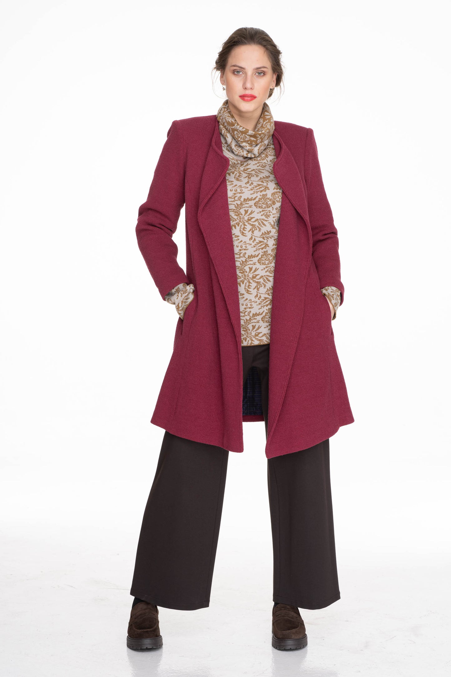 JEDNOBAREVNÝ KABÁT