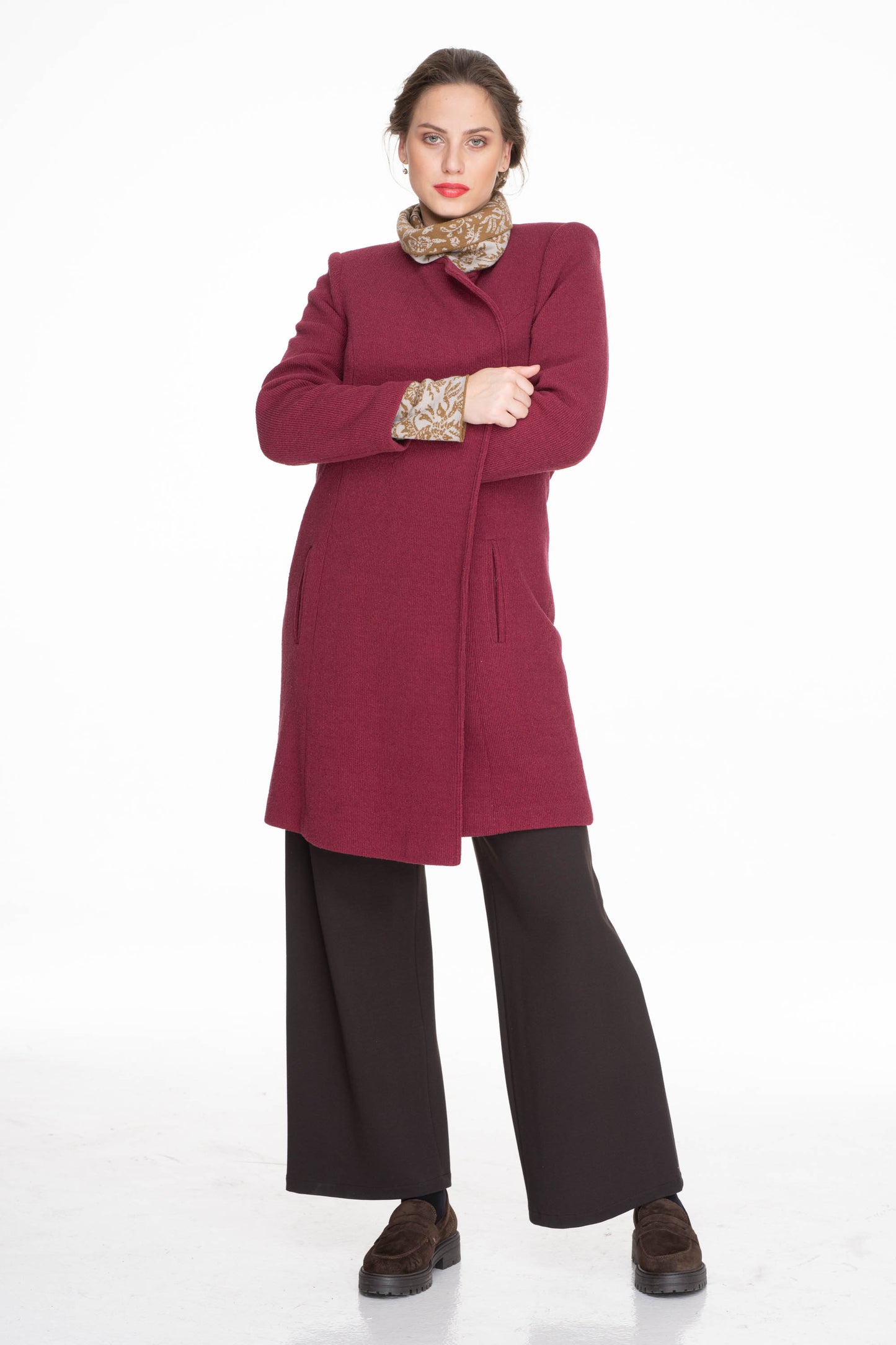 JEDNOBAREVNÝ KABÁT