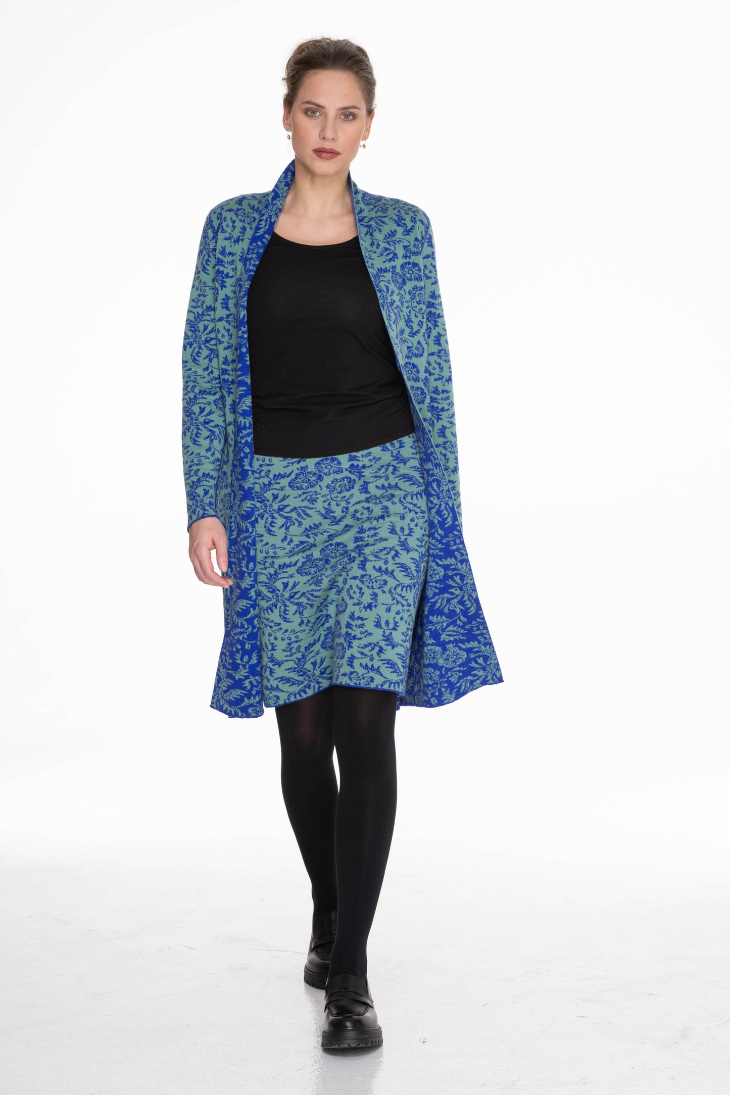 DLOUHÝ ROZŠÍŘENÝ  KABÁT/SVETR - 628 F