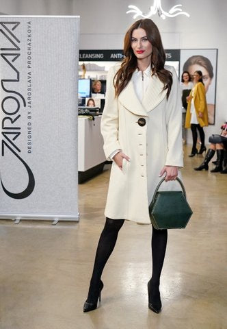 WHITE COAT - 8
